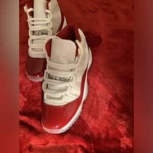 Jordan 11 Youth Air,  cherry and white-Steele Taptoe